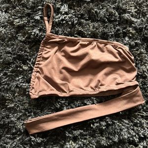 One shoulder cutout crop bandage top